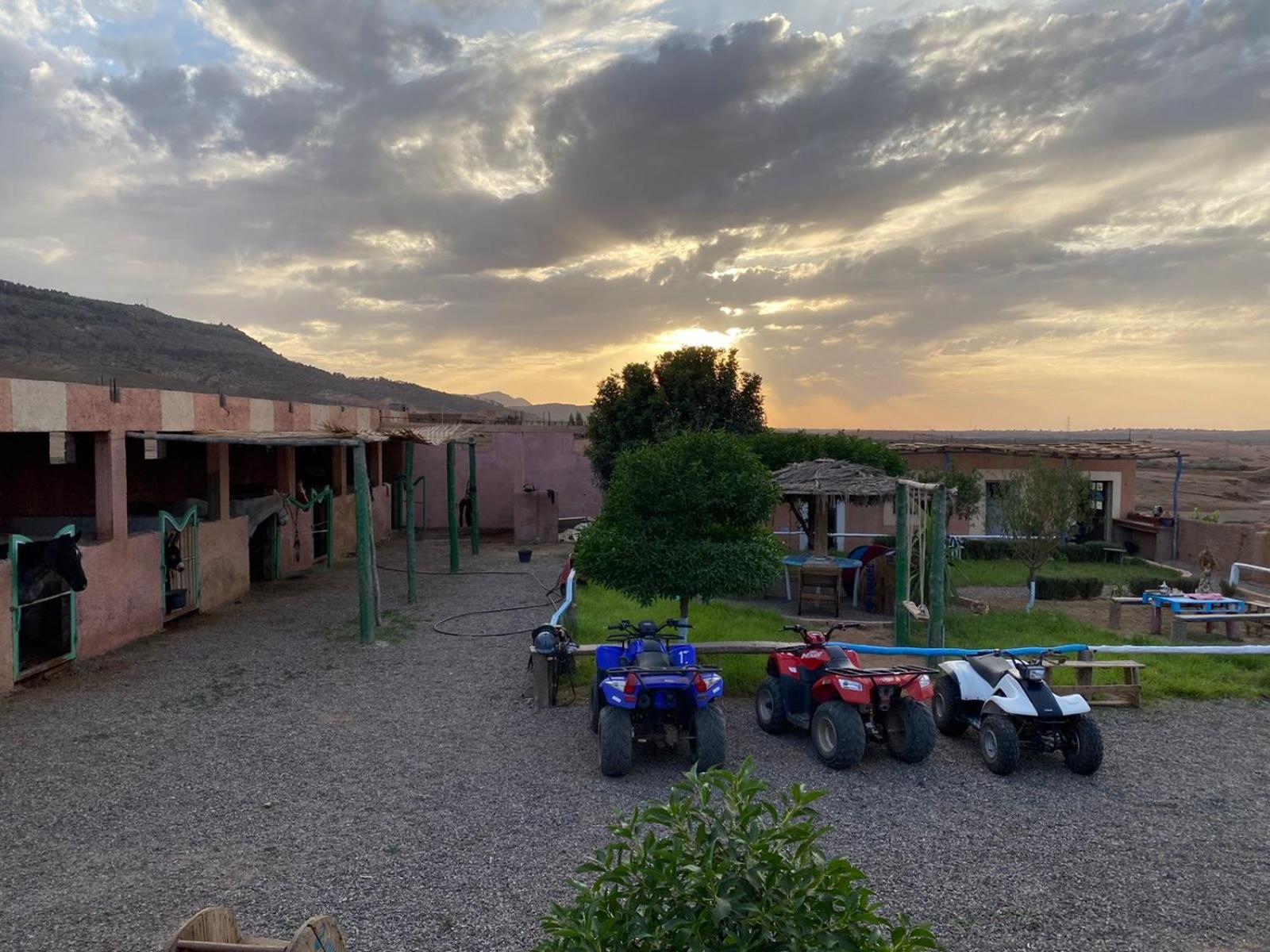 Les Cavaliers Chez Yassine Villa Marrakesh Exterior foto
