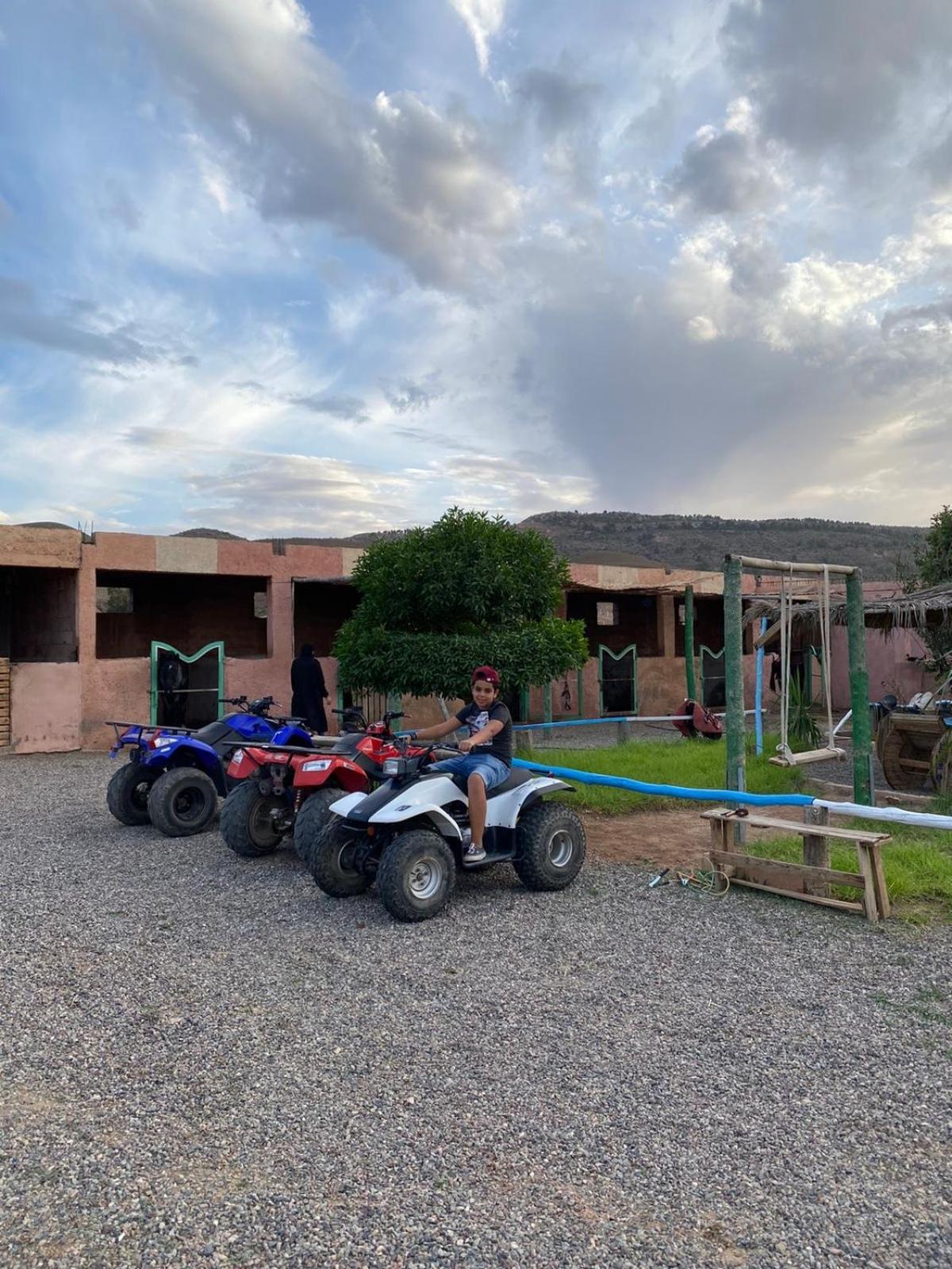 Les Cavaliers Chez Yassine Villa Marrakesh Exterior foto